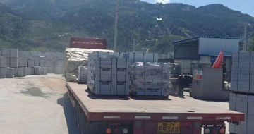 武汉 芝麻白仿形路沿石，直形路沿石