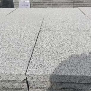 武汉 白麻花岗岩石材推荐 荔枝面地铺石