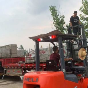 武汉 黄金麻冰裂纹，地铺石装车