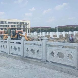 武汉 白麻花岗岩荔枝面河道栏杆