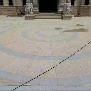 武汉 黄金麻芝麻灰花岗岩石材地铺拼接效果