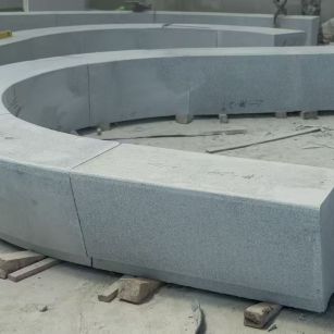 武汉 芝麻白花岗岩光面弧形坐凳