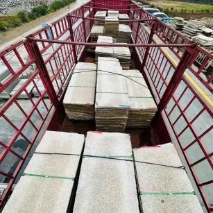 武汉 黄金麻花岗岩荔枝面，光面毛板装车完成