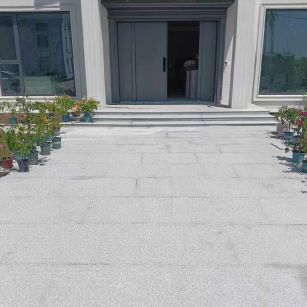 武汉 芝麻白花岗岩地铺石地面铺装