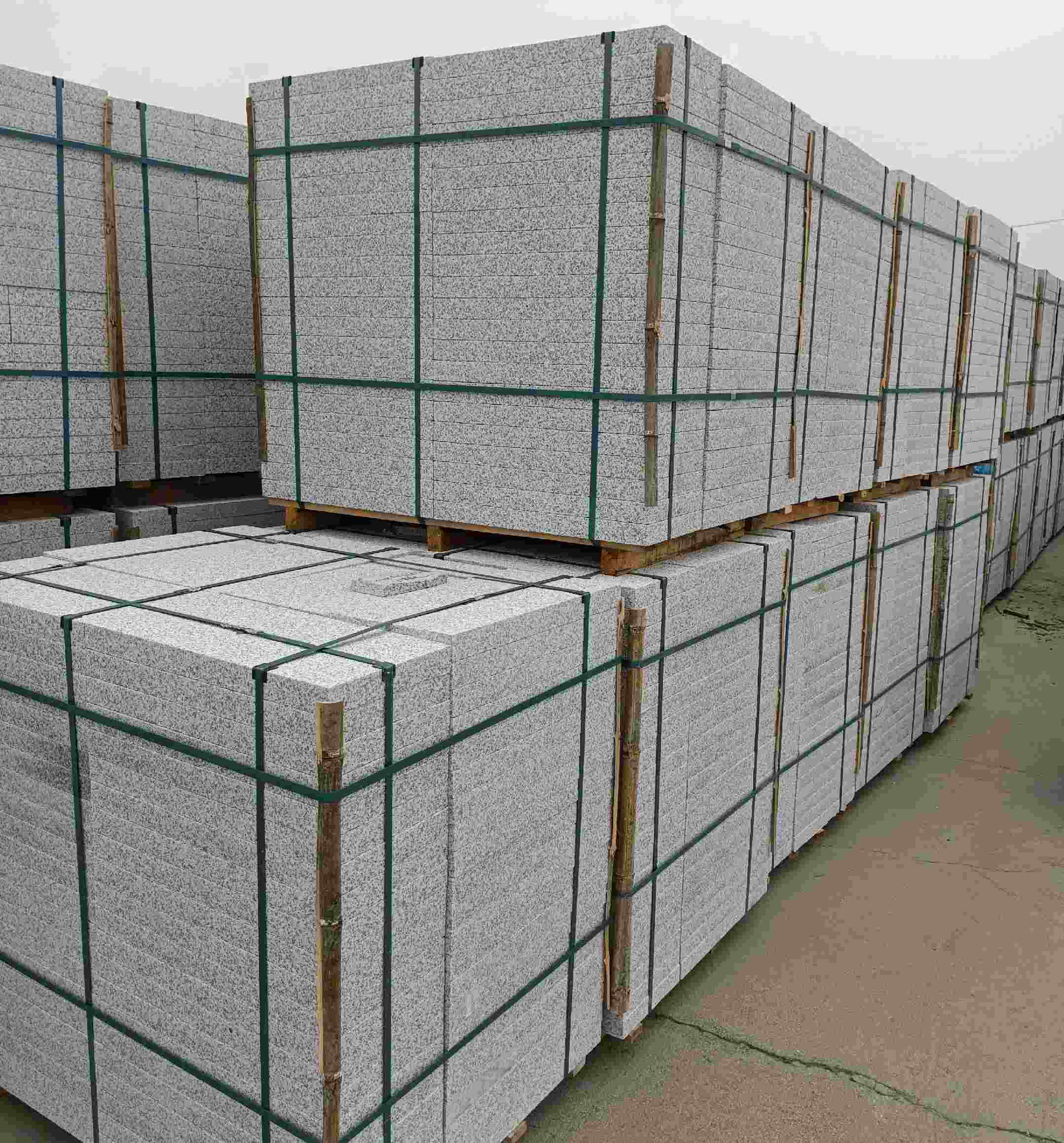 武汉 白麻花岗岩石材荔枝面地铺石（300*600*50）