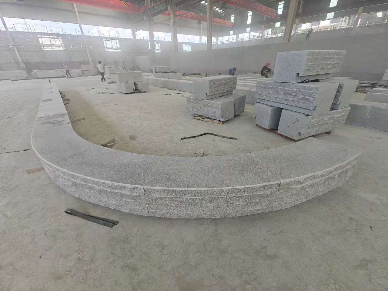 武汉 芝麻白异形坐凳，自然面光面弧形加工