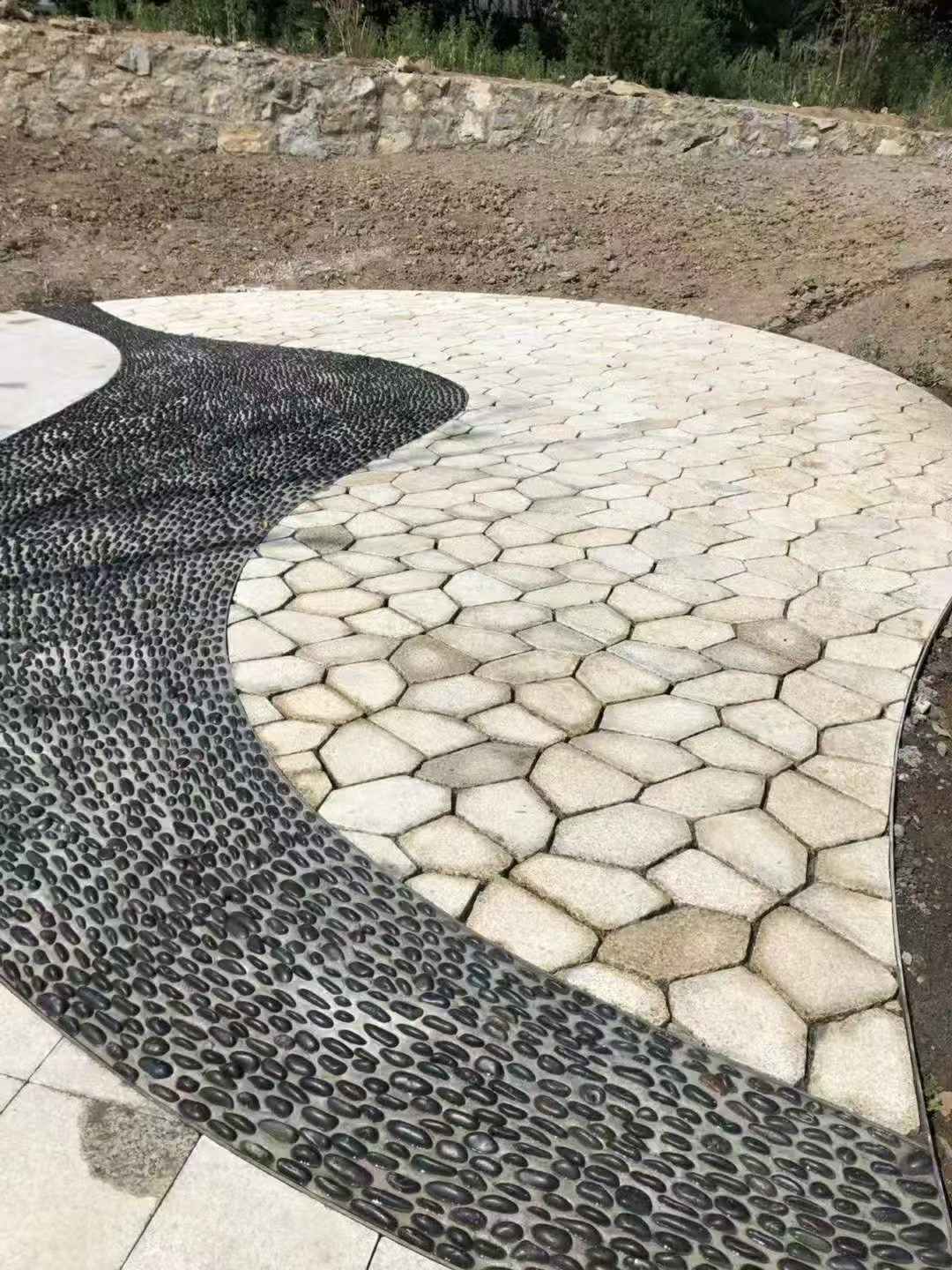 武汉 黄金麻冰裂纹地铺石工地铺装案例