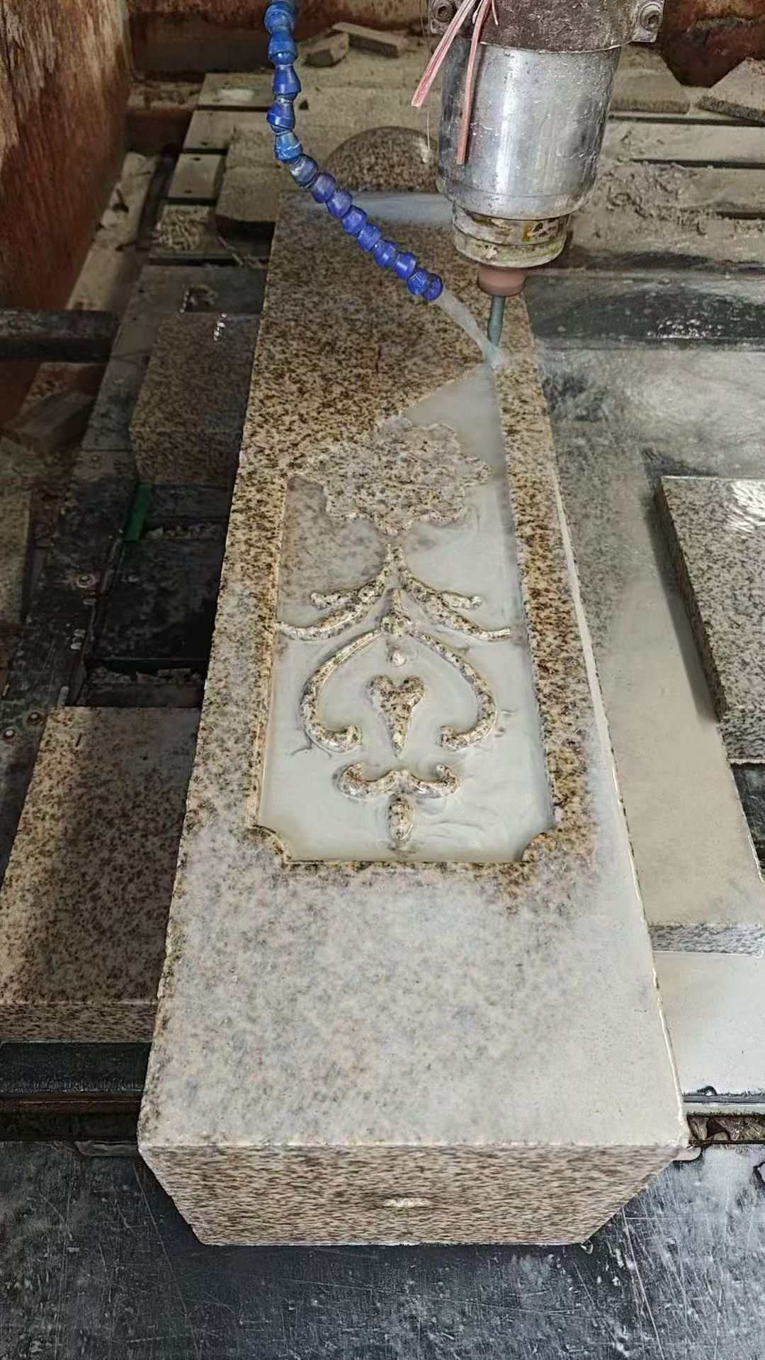 武汉 黄金麻花岗岩异形加工雕刻栏杆大柱