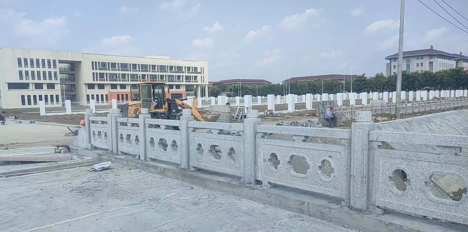 武汉 白麻花岗岩荔枝面河道栏杆