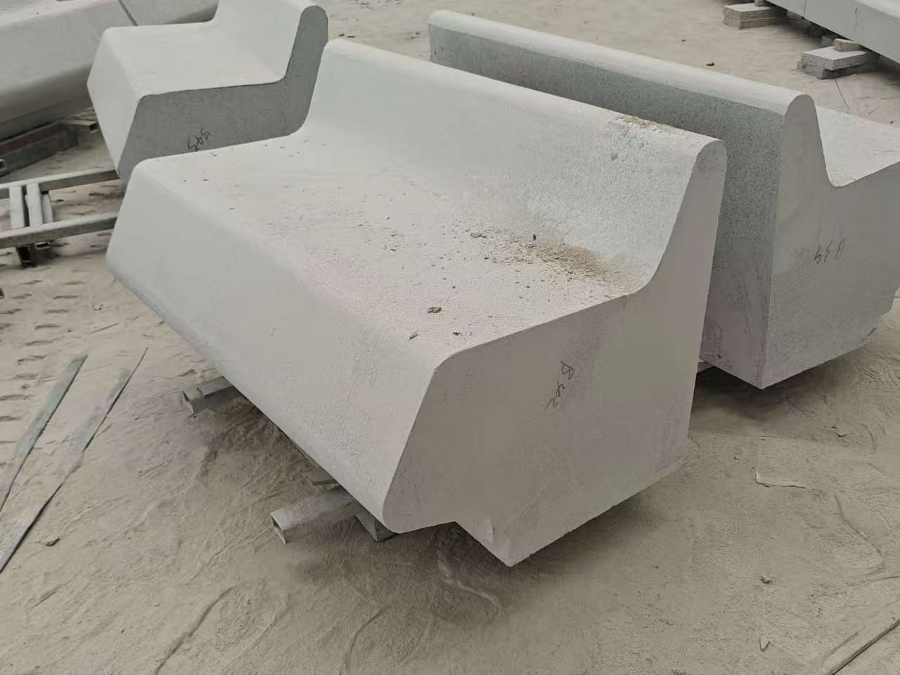 武汉 芝麻白花岗岩异形坐凳，石凳