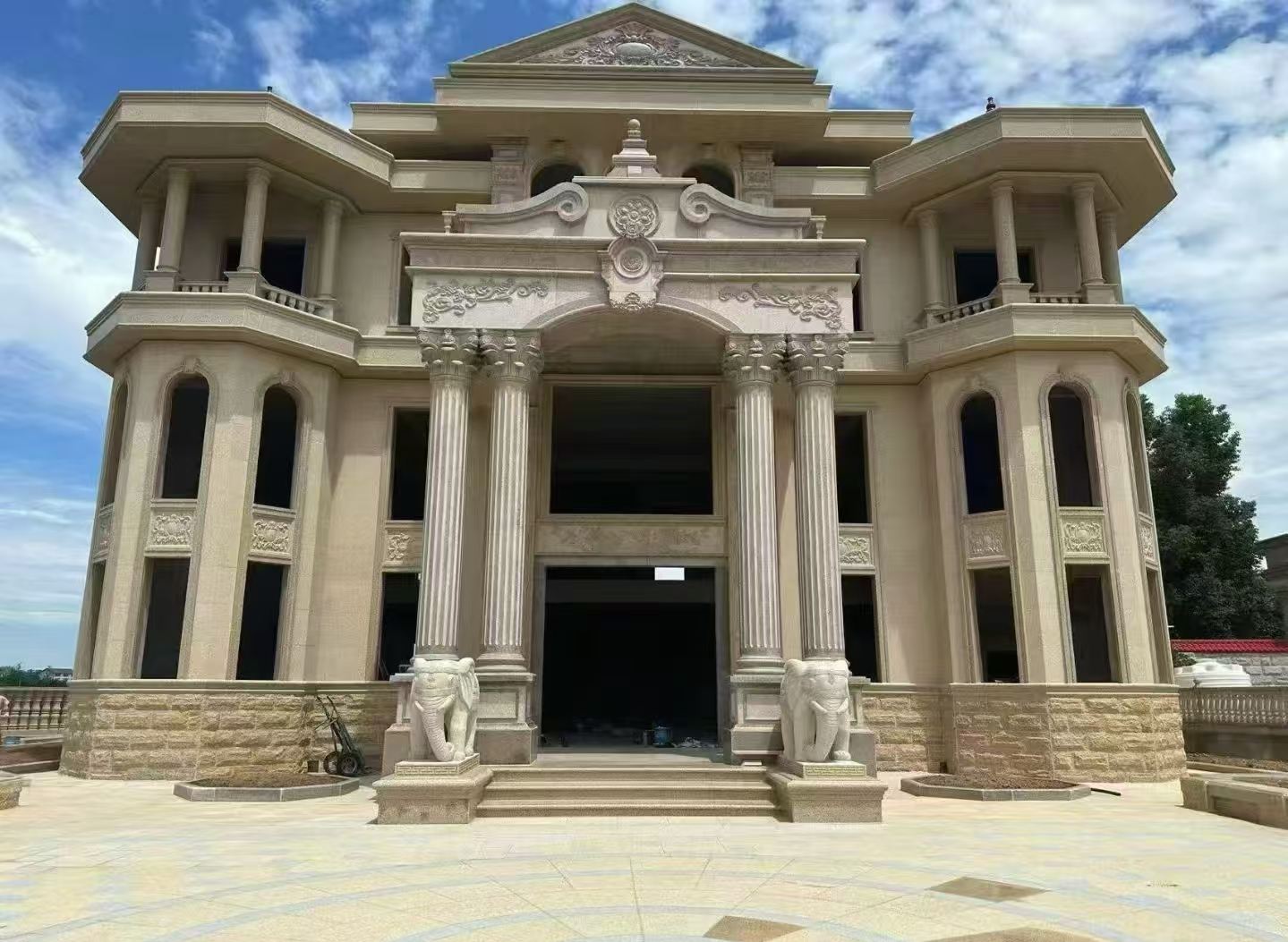 武汉 黄金麻别墅外墙干挂，大柱，大象，蘑菇石，雕花板